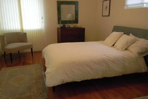 Alquiler Vacacional - CHARMING 2 BEDROOM MONTEREY HOME NESTLED AMONGST THE TREES 5 MINS FROM THE OCEAN