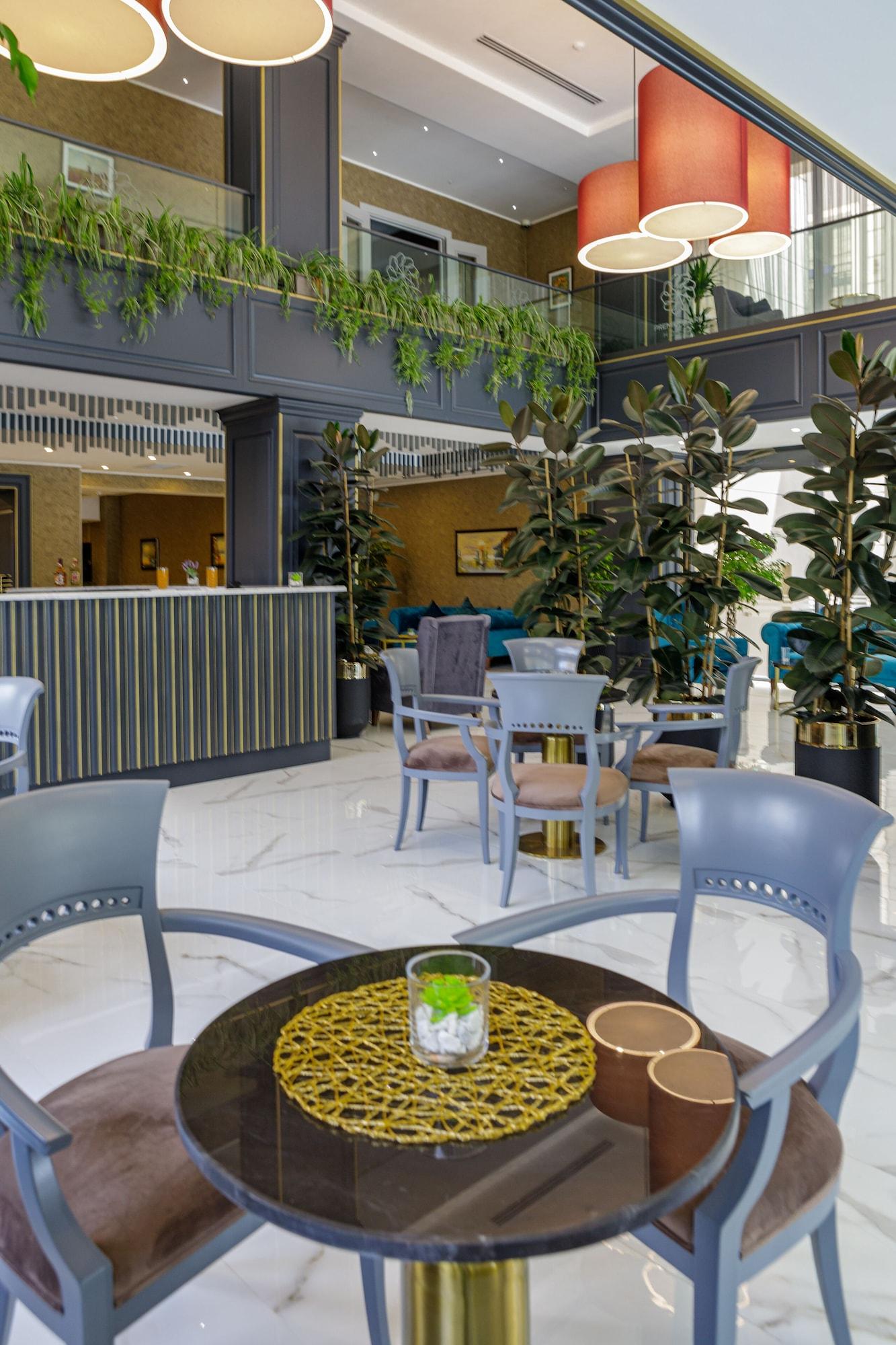 Vista Lobby Premium Park Hotel