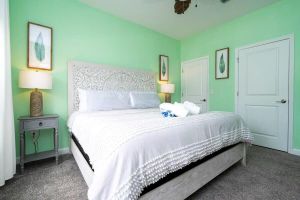 Renta temporal - Vibrant, Themed Home, Prime Location