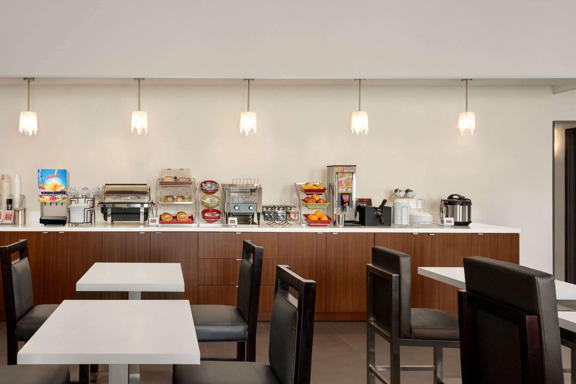 Restaurant Wingate by Wyndham Murfreesboro Near MTSU