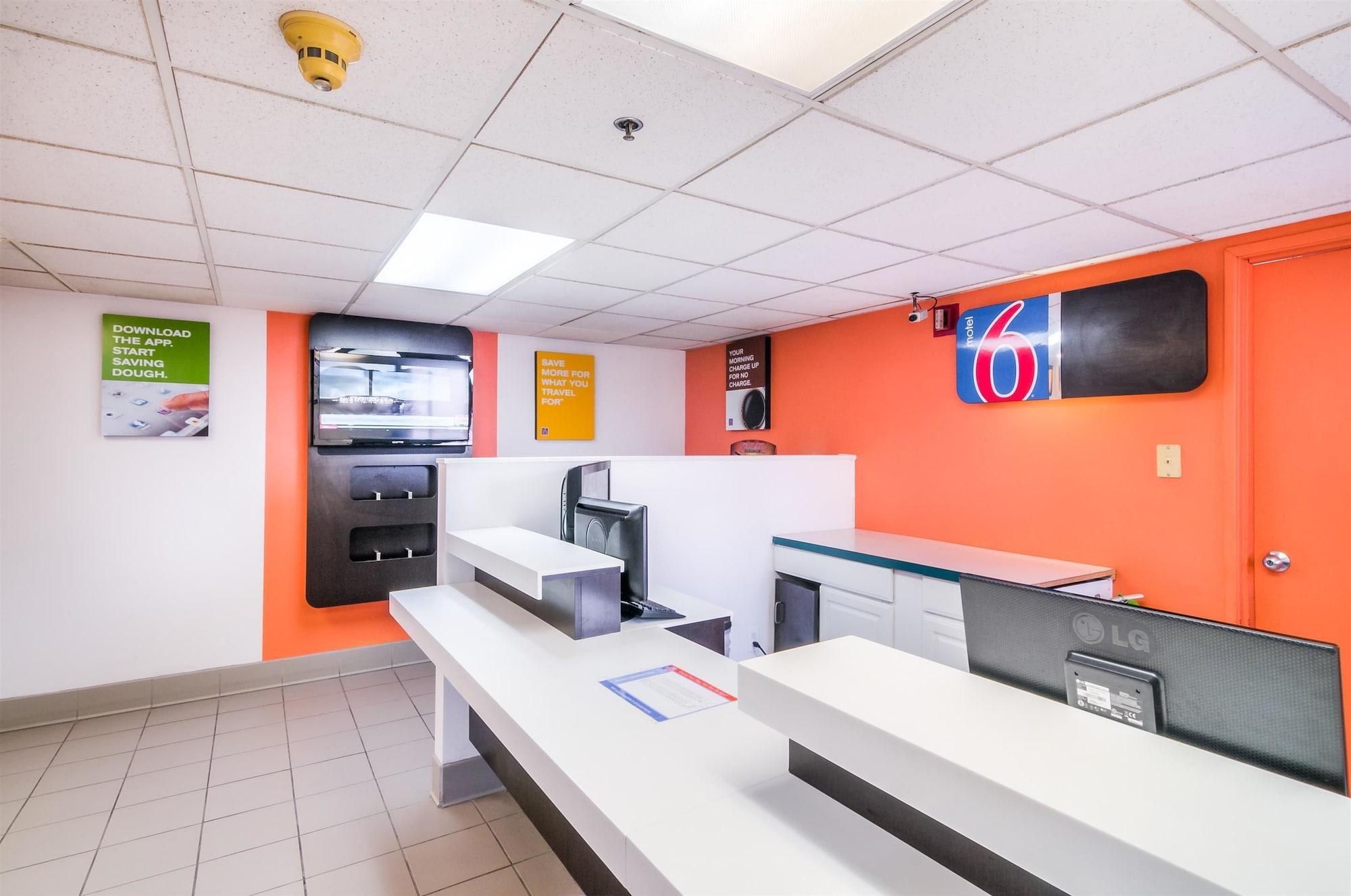 Vista Lobby Motel 6 Lansing, IL - Chicago South