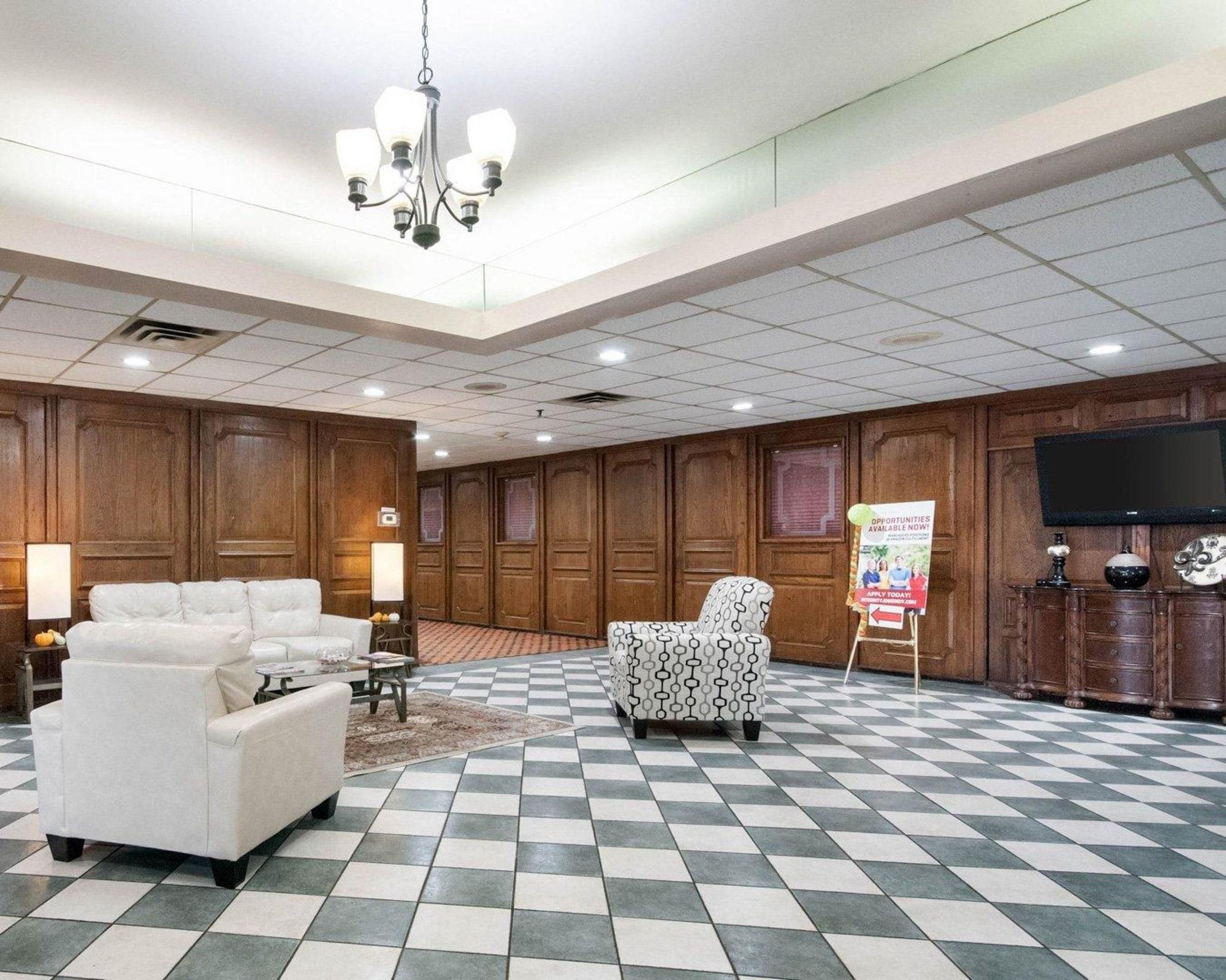 Vista Lobby Rodeway Inn