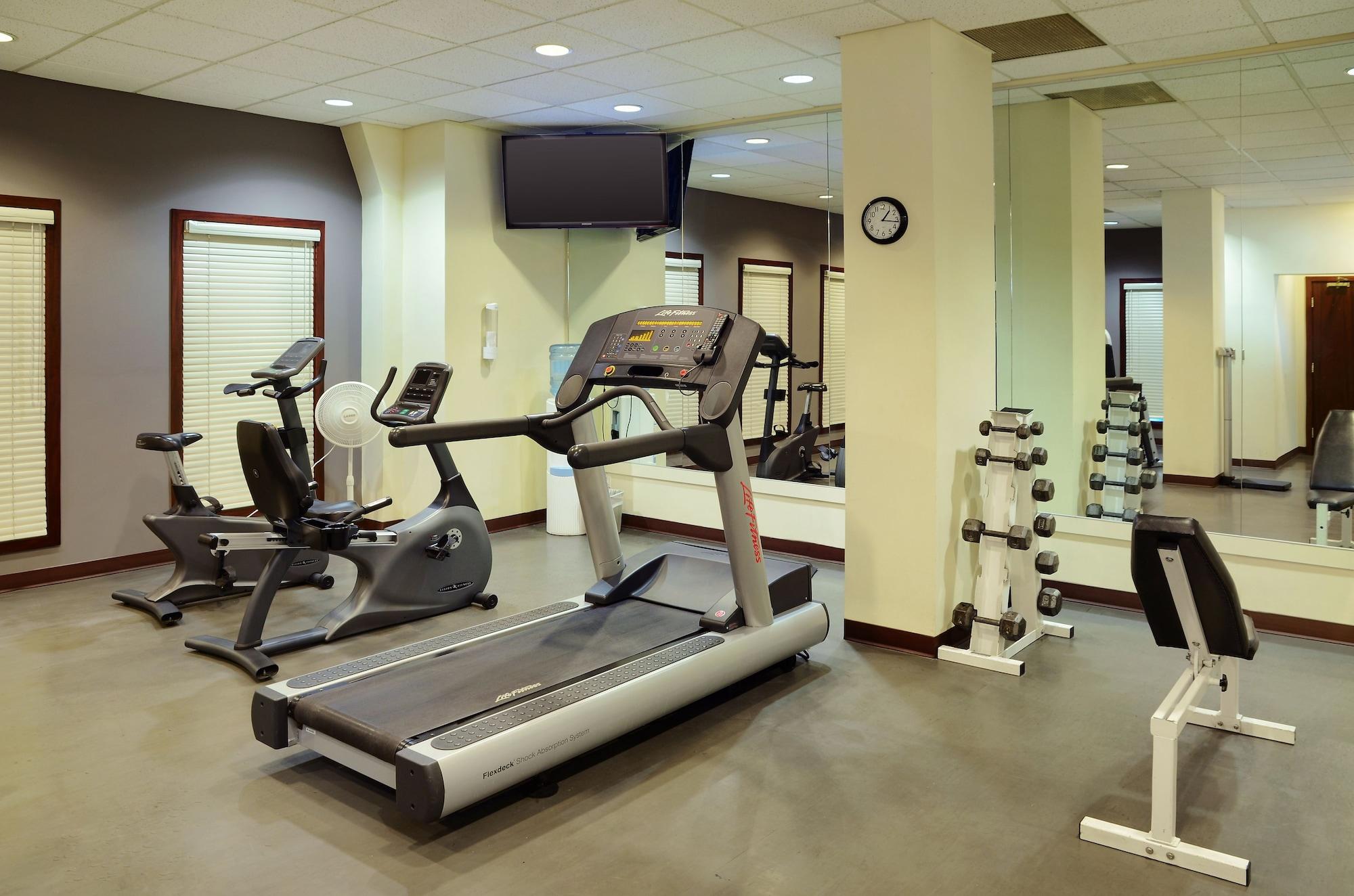 Gimnasio Holiday Inn Conference Center Edmonton South by IHG