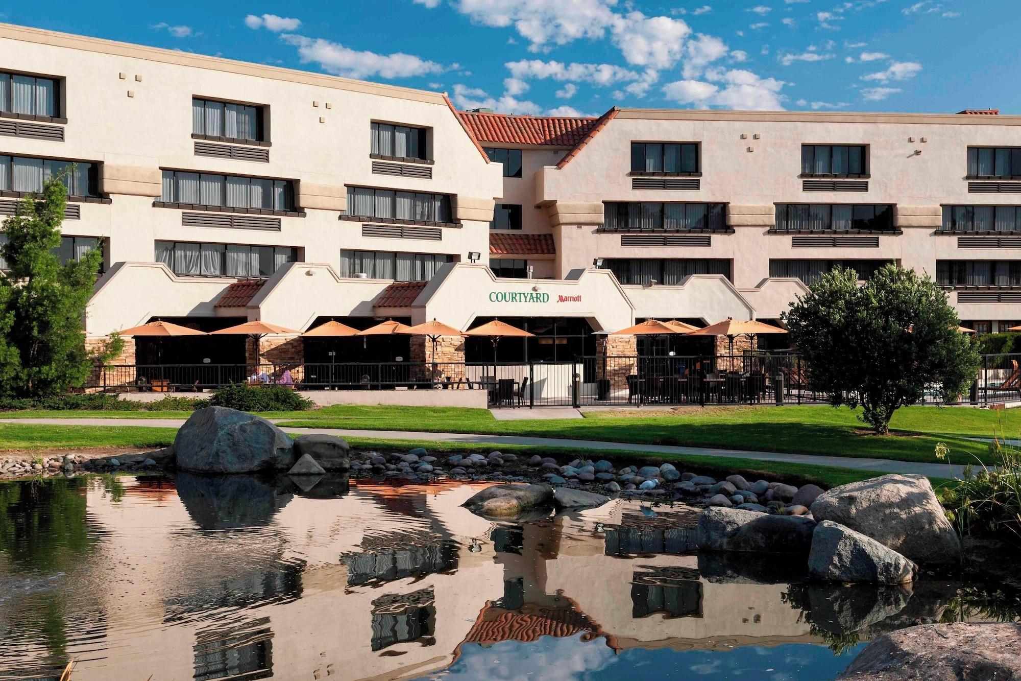 Vista Exterior Courtyard by Marriott San Diego - Rancho Bernardo