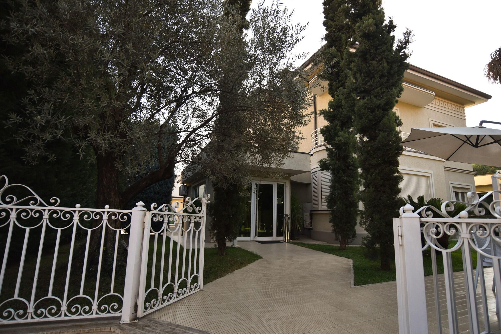 Vista Exterior Hotel Sokrat