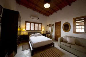 Alquiler Vacacional - Santa Clara ocean front beach house… from your lawn right onto the sand.