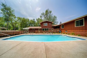 Alquiler Vacacional - Lake Erie Getaway With Private Pool & Yard!