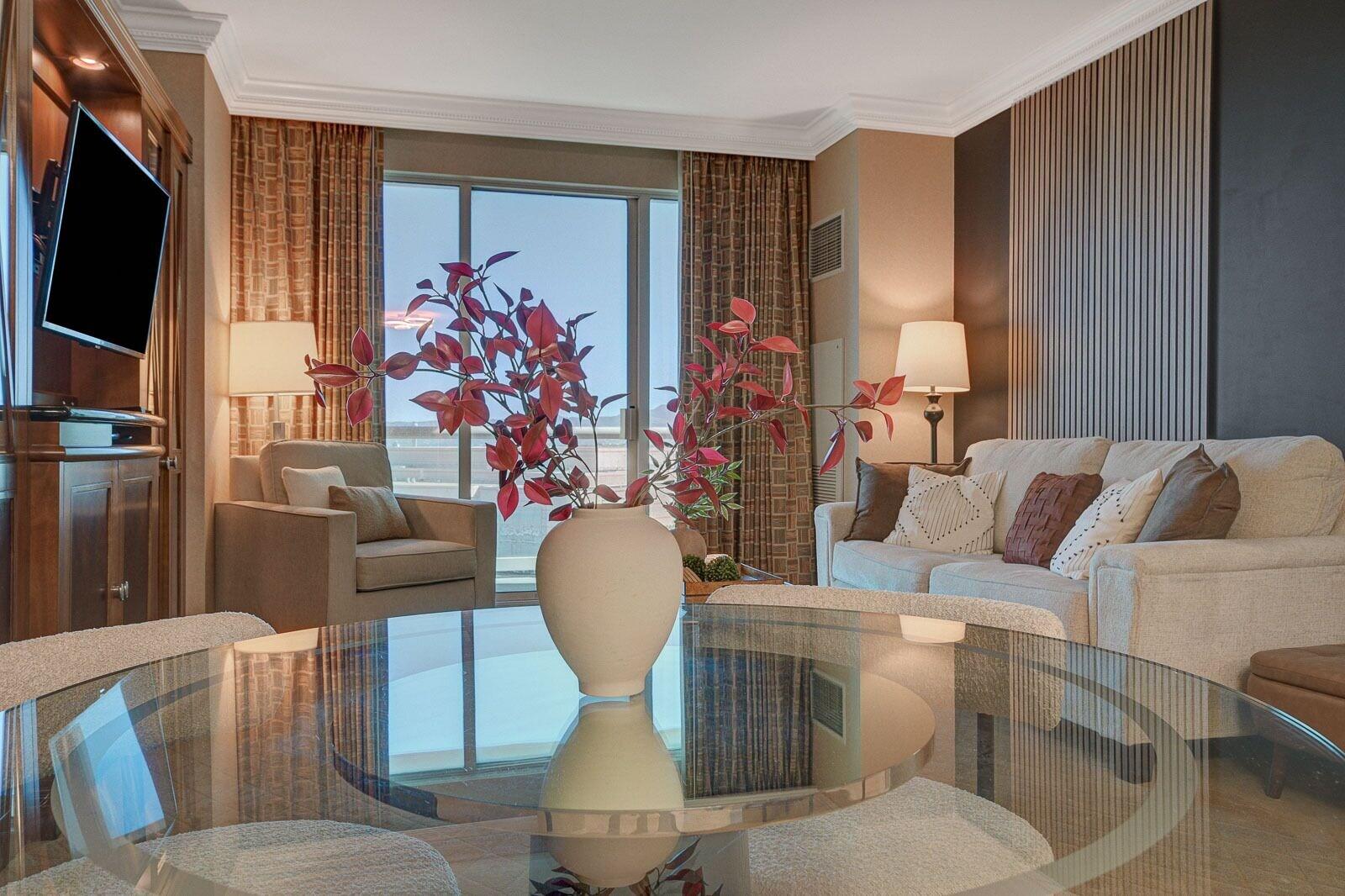 Restaurant LUXE 702 MGM Signature 1 BR 2 BTH SUITE