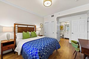 Alquiler Vacacional - Catina Vacation Rental: Bright 2-BR Condo with Lake Views. Located in Lely Resort with Pool, Hot Tub, and Golf Access. Ideal for Golfers and Beachgoers, Minutes from Naples and Marco Island