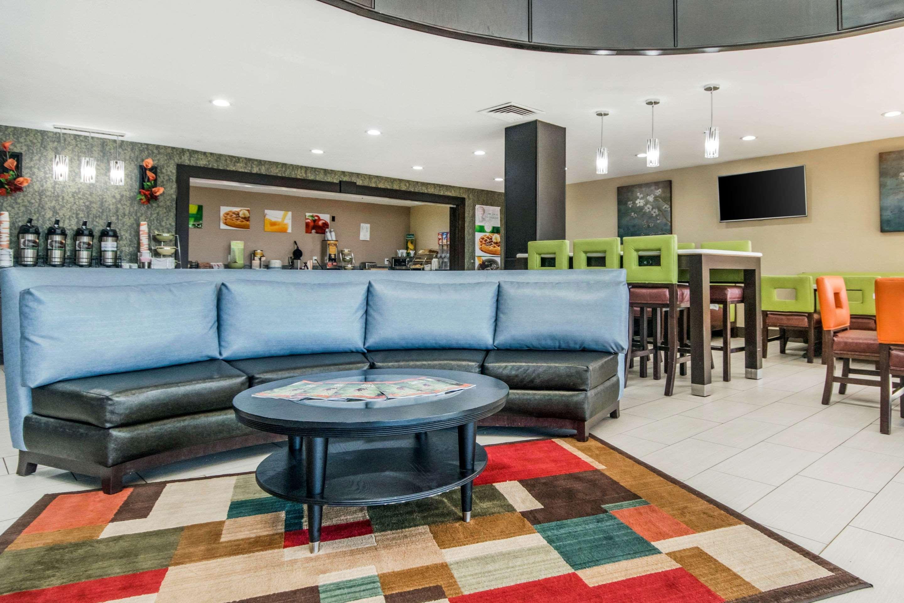 Vista Lobby Spark by Hilton Lexington Hamburg