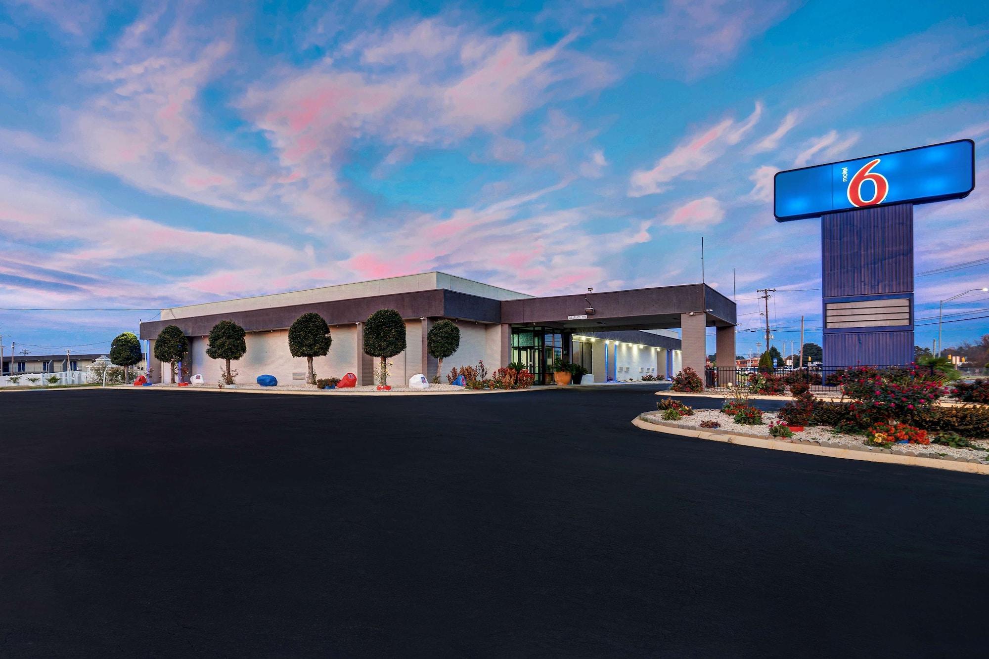 Varios Motel 6 Burlington, NC