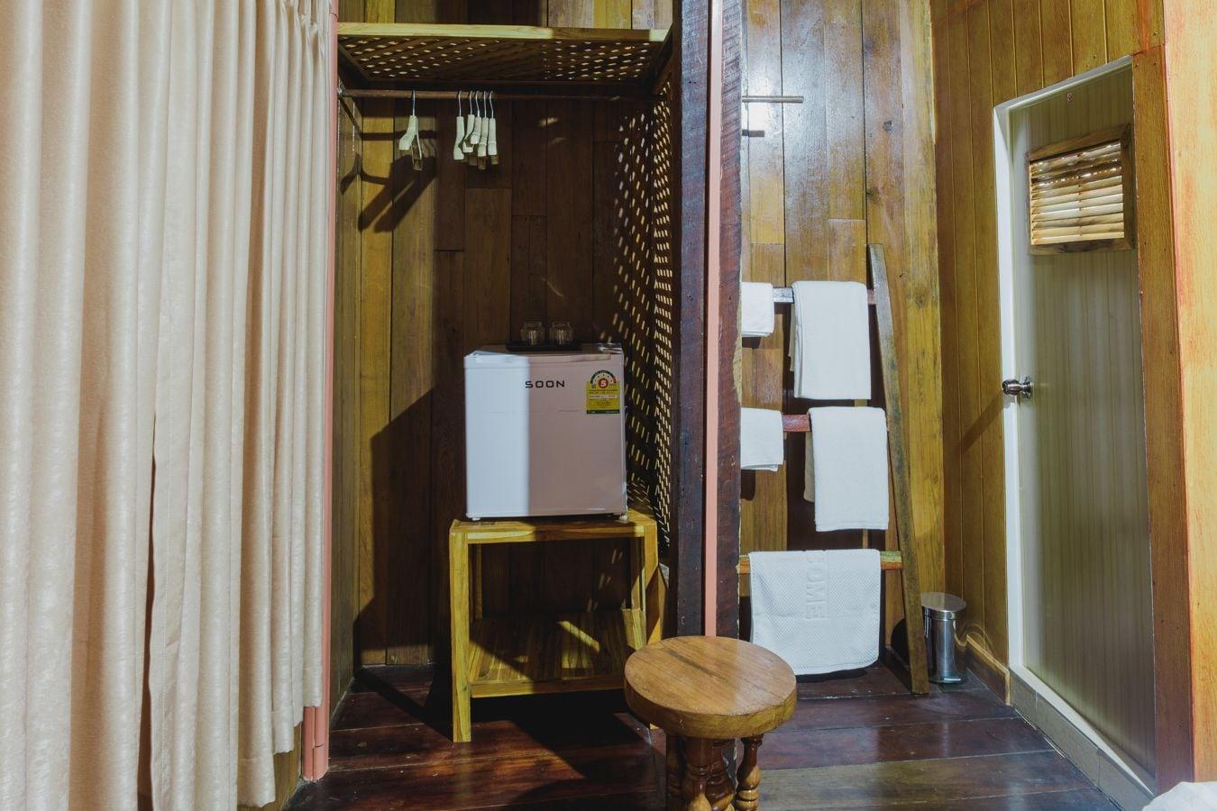 Set de Habitación The History Cafe' & Guesthouse
