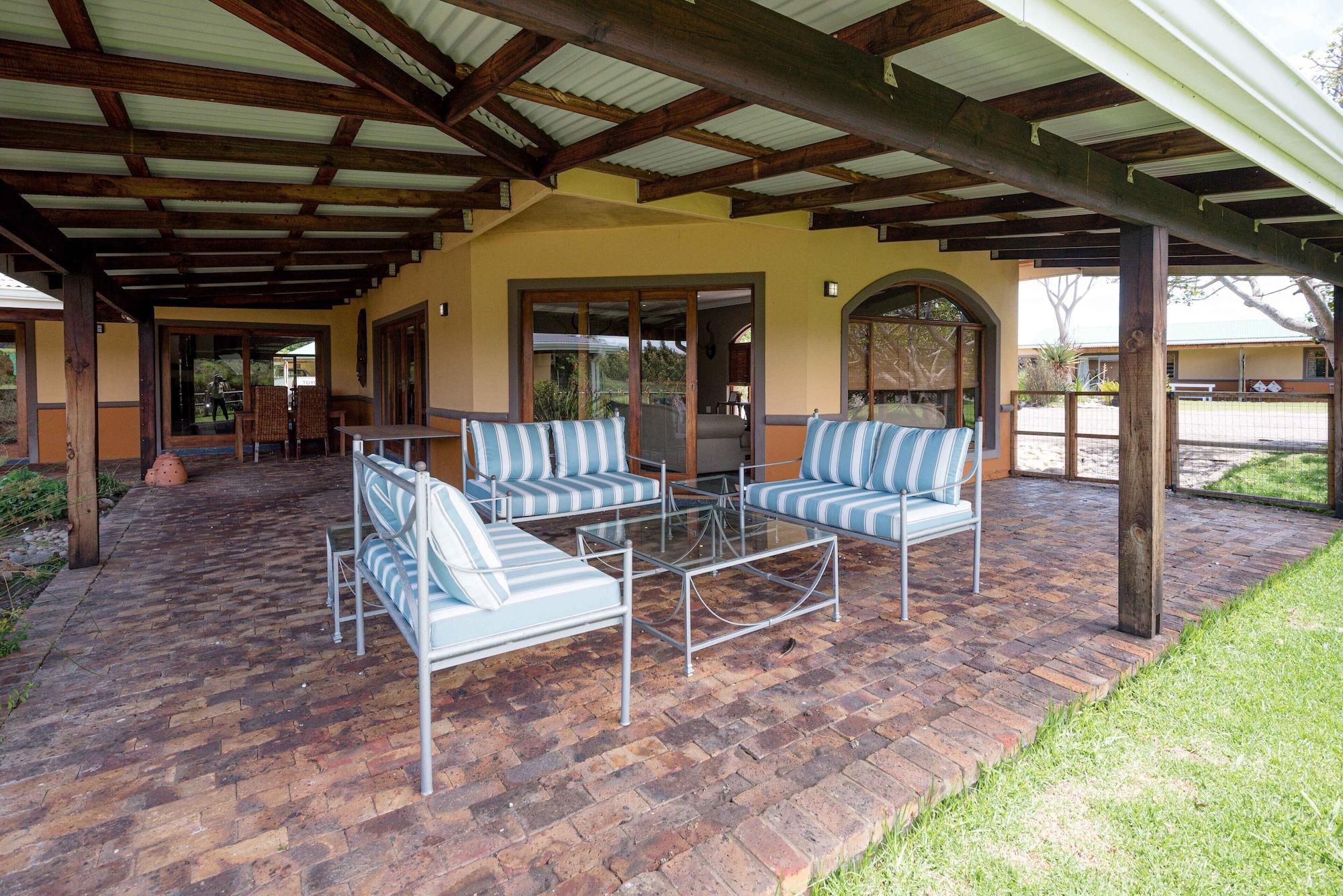 Vista Exterior Tenikwa Nature Lodge and Family Suites