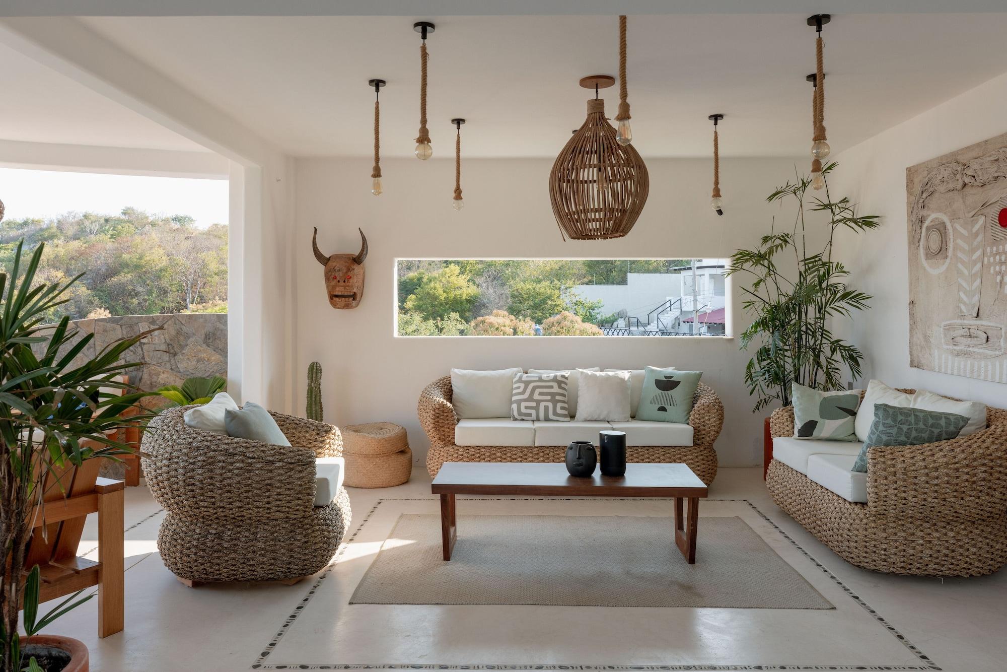 Vista Lobby Casa Roni by Xeno