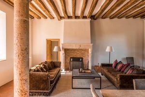 Alquiler Vacacional - Fortified manor with fields as far as the eye can see