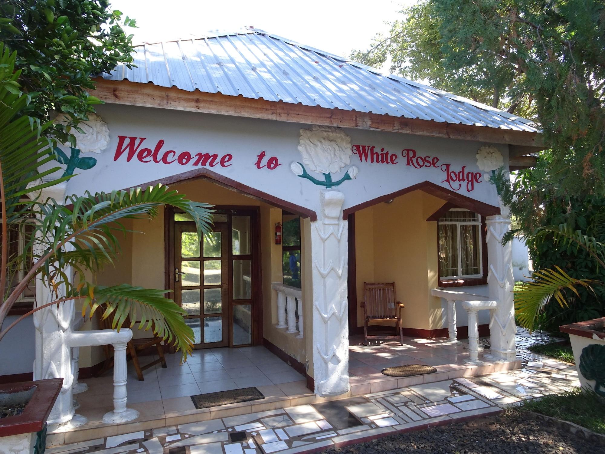 Varios White Rose Lodge