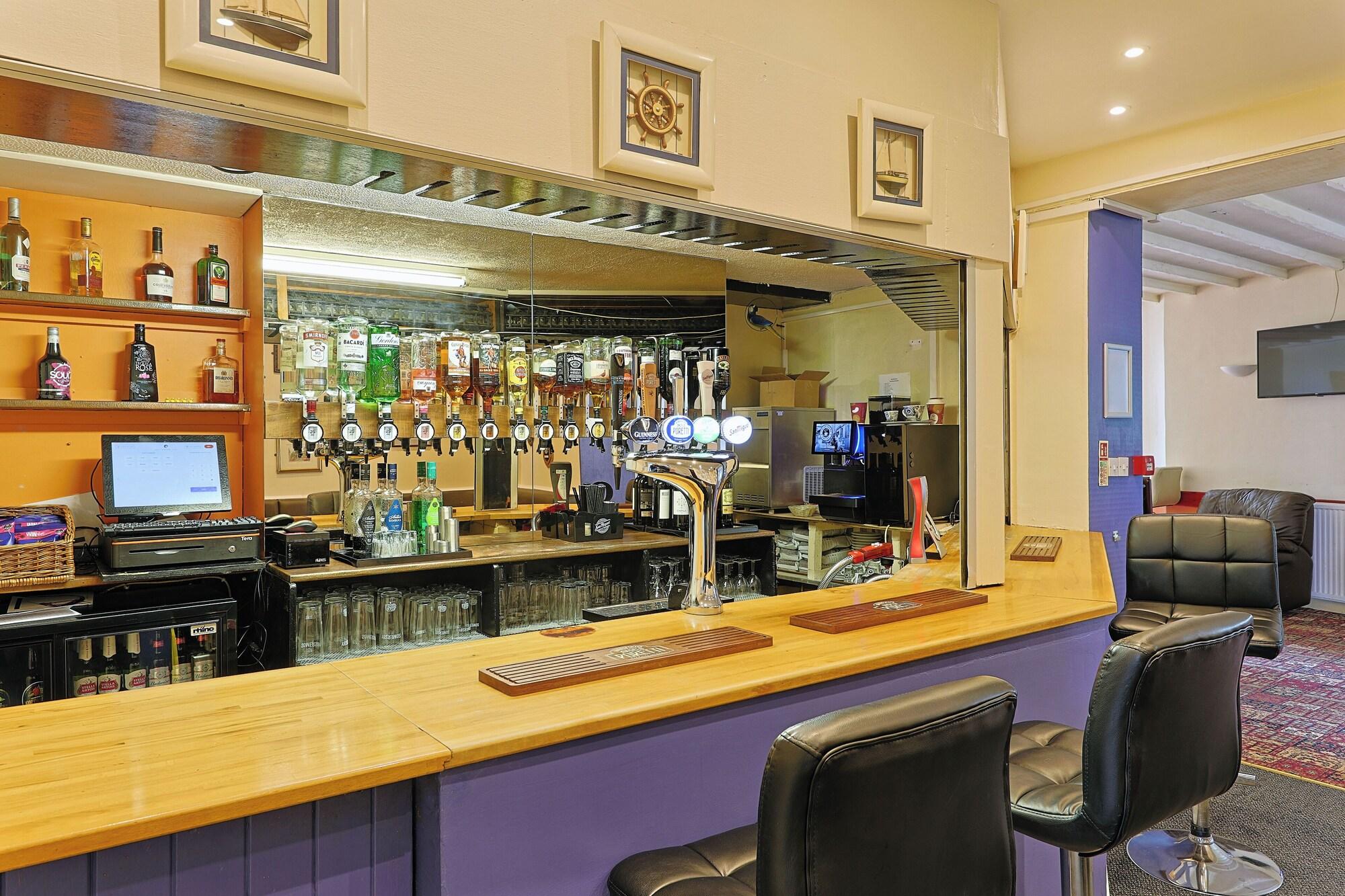 Bar/Salón OYO The Southcliff Hotel