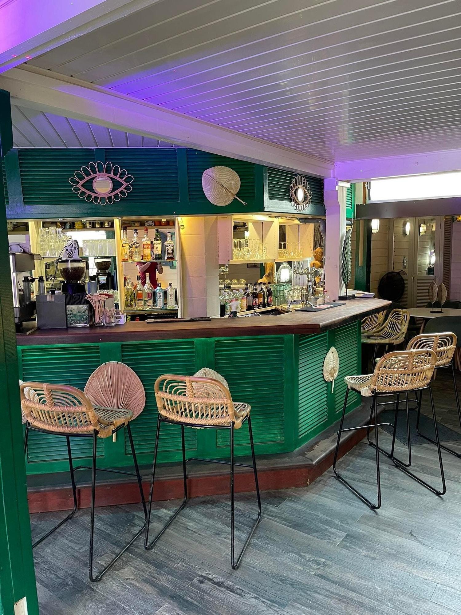 Bar/Salón Alize Plage