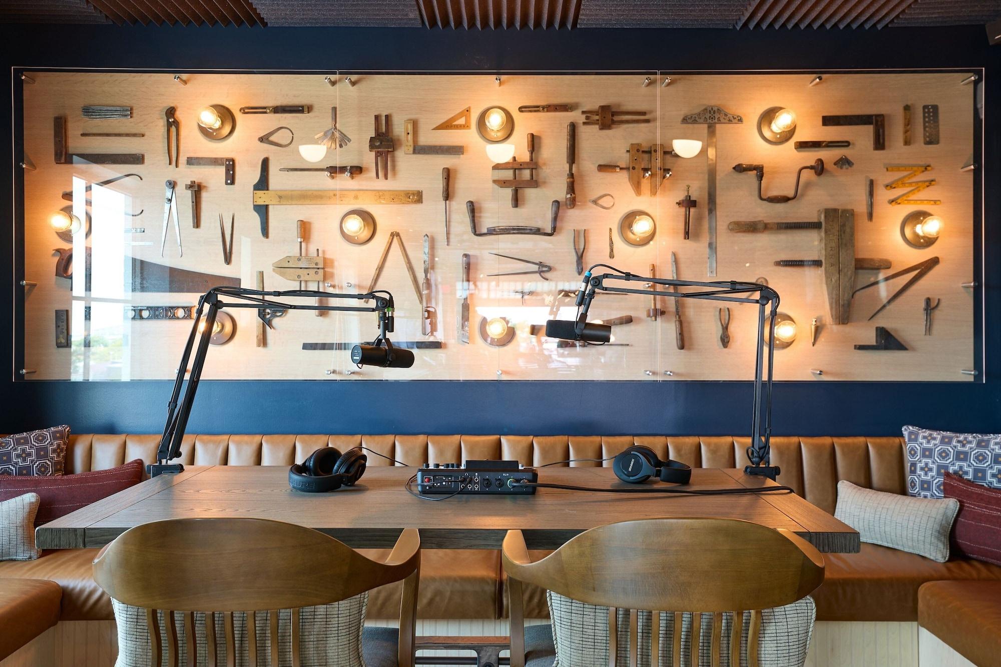 Sala de Reuniones Moxy Charleston Downtown