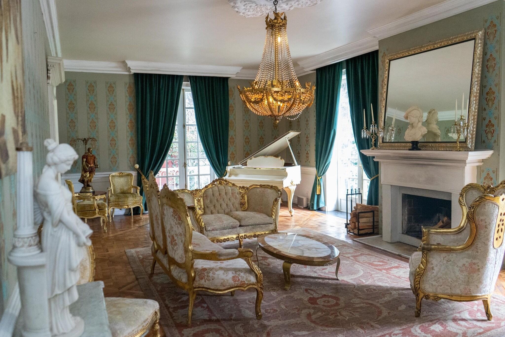 Vista Lobby Mansion Papilio
