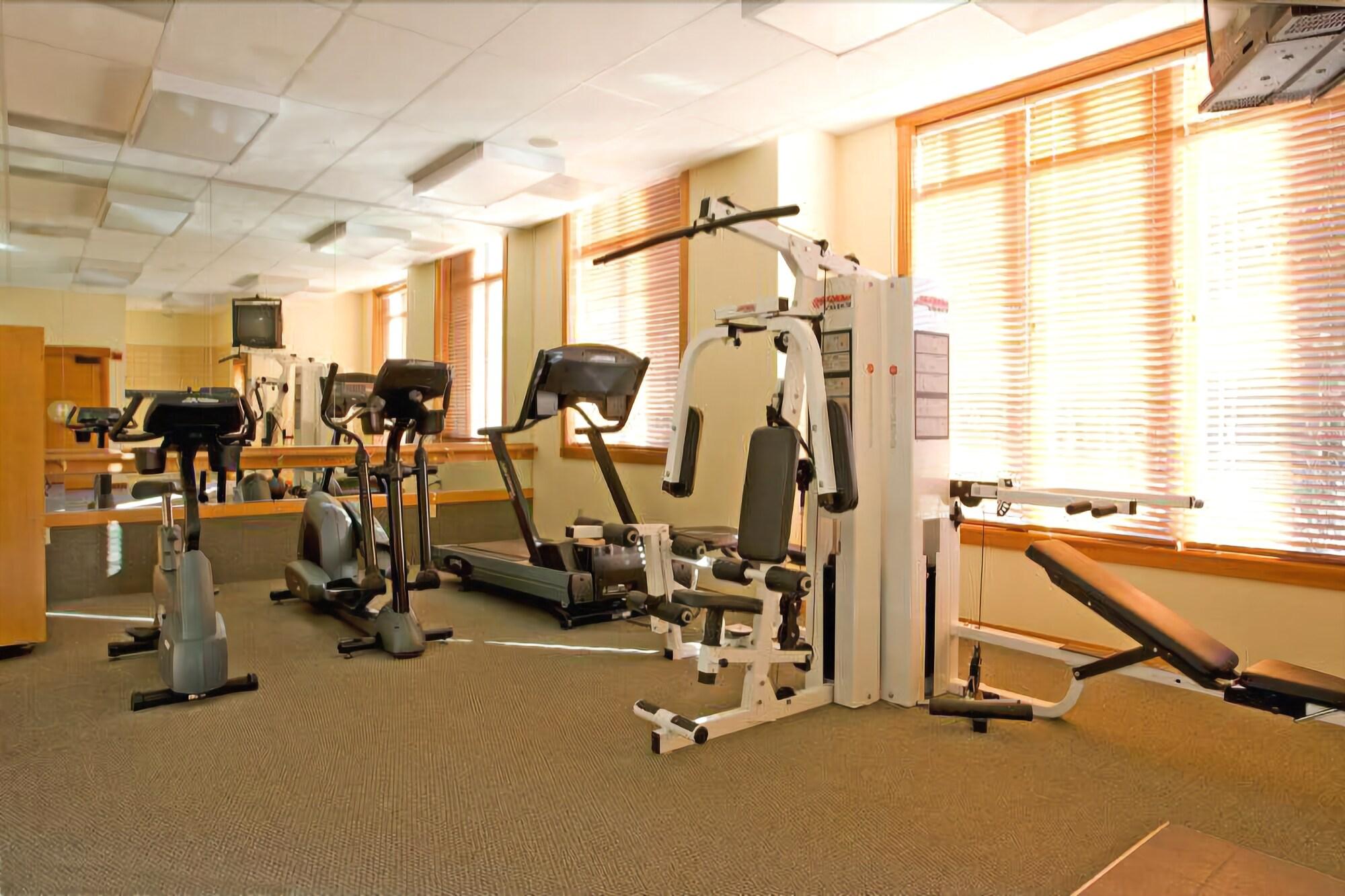 Gimnasio Village 2230 White Mountain Lodge