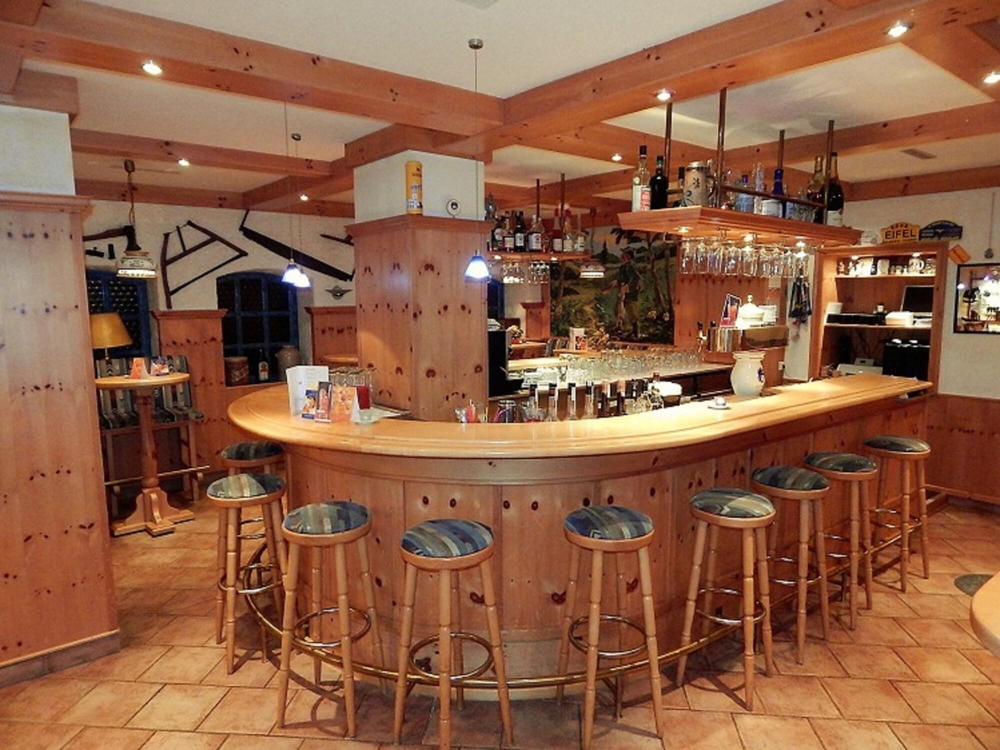 Bar/Salón Land Gut Hotel Zum Alten Forsthaus