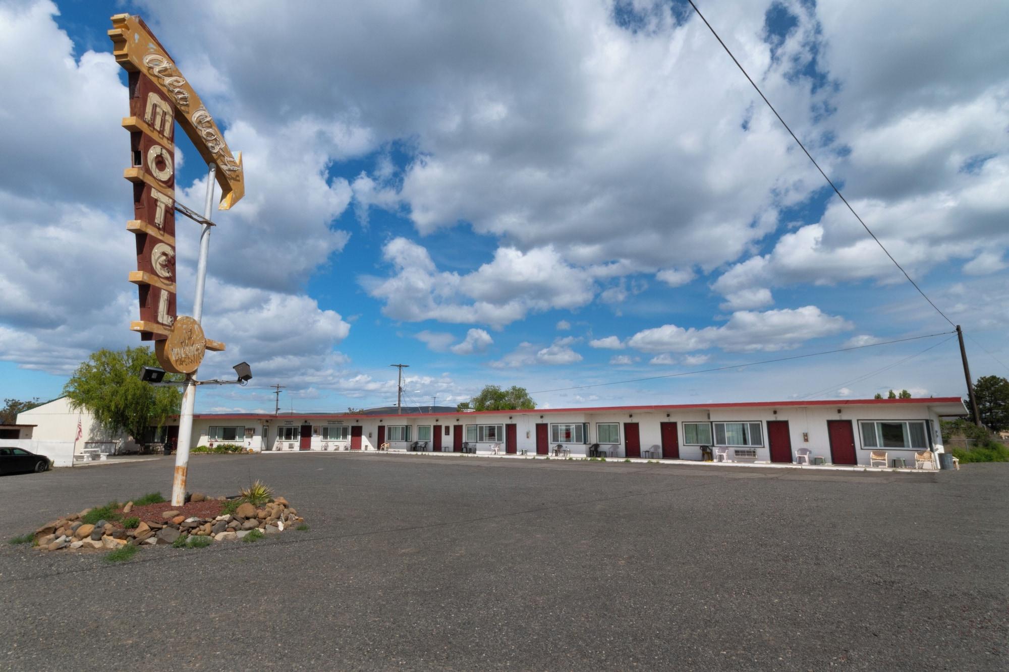 Vista Exterior Ala Cozy Motel