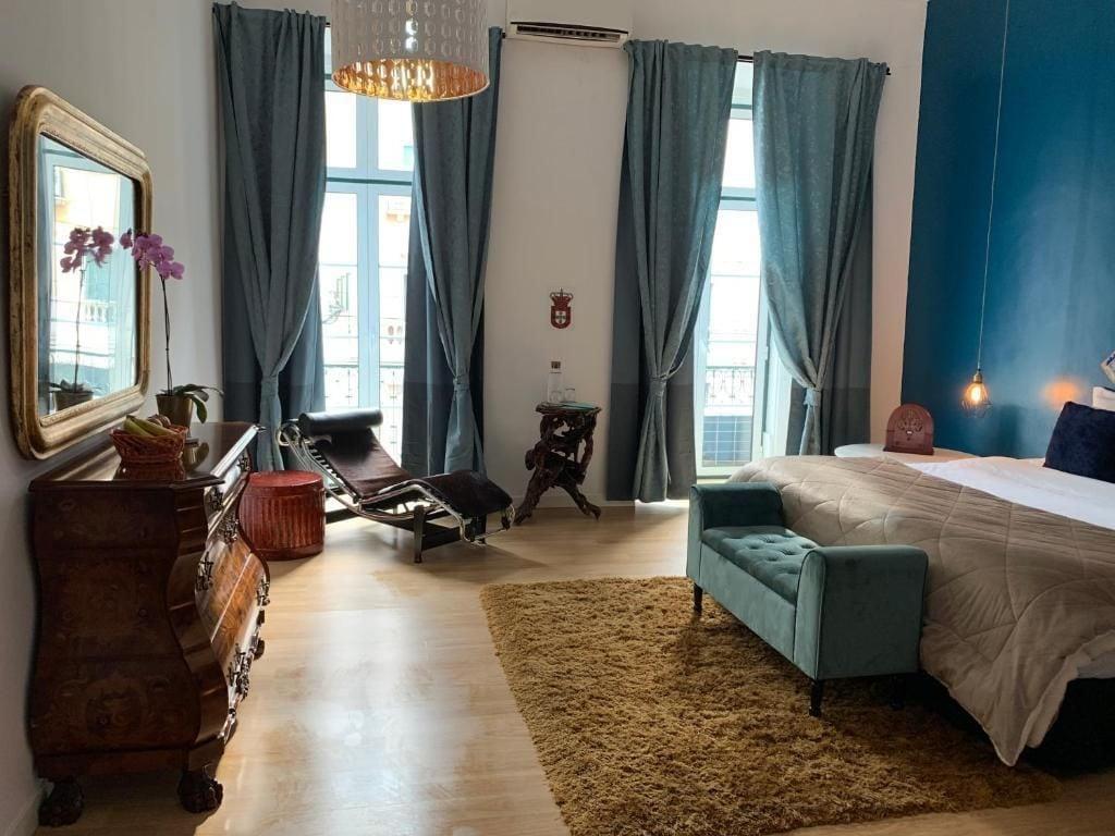 Varios Old Town Lx Suites