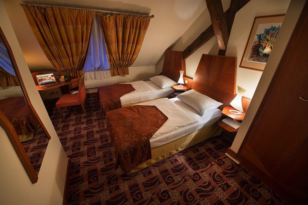 Varios Old Town Bed & Breakfast