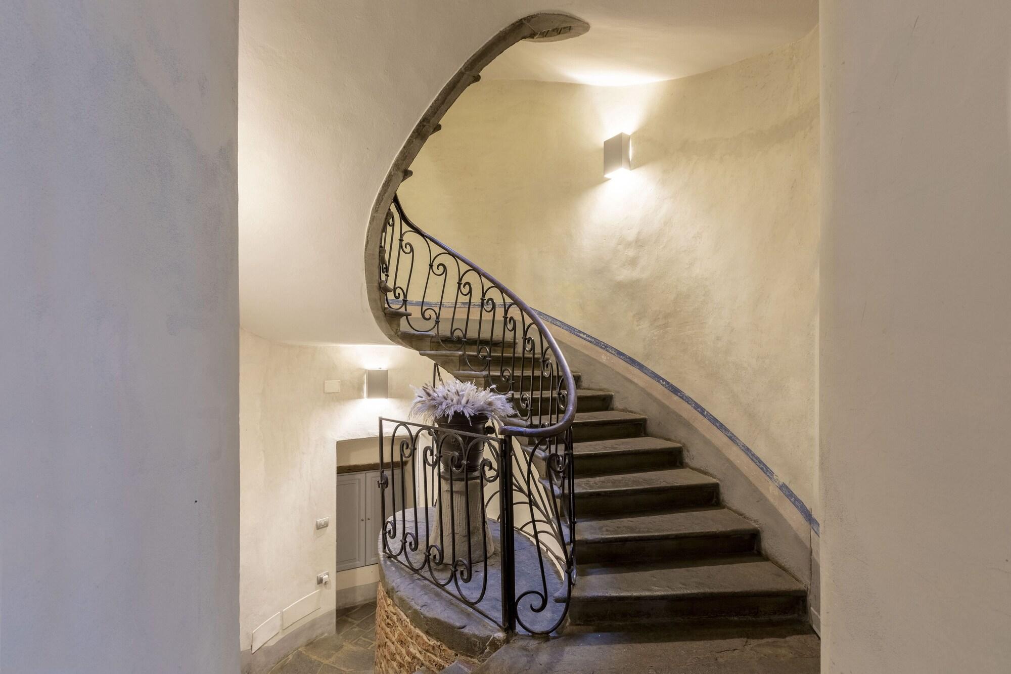 Vista Lobby Numa Florence Felice