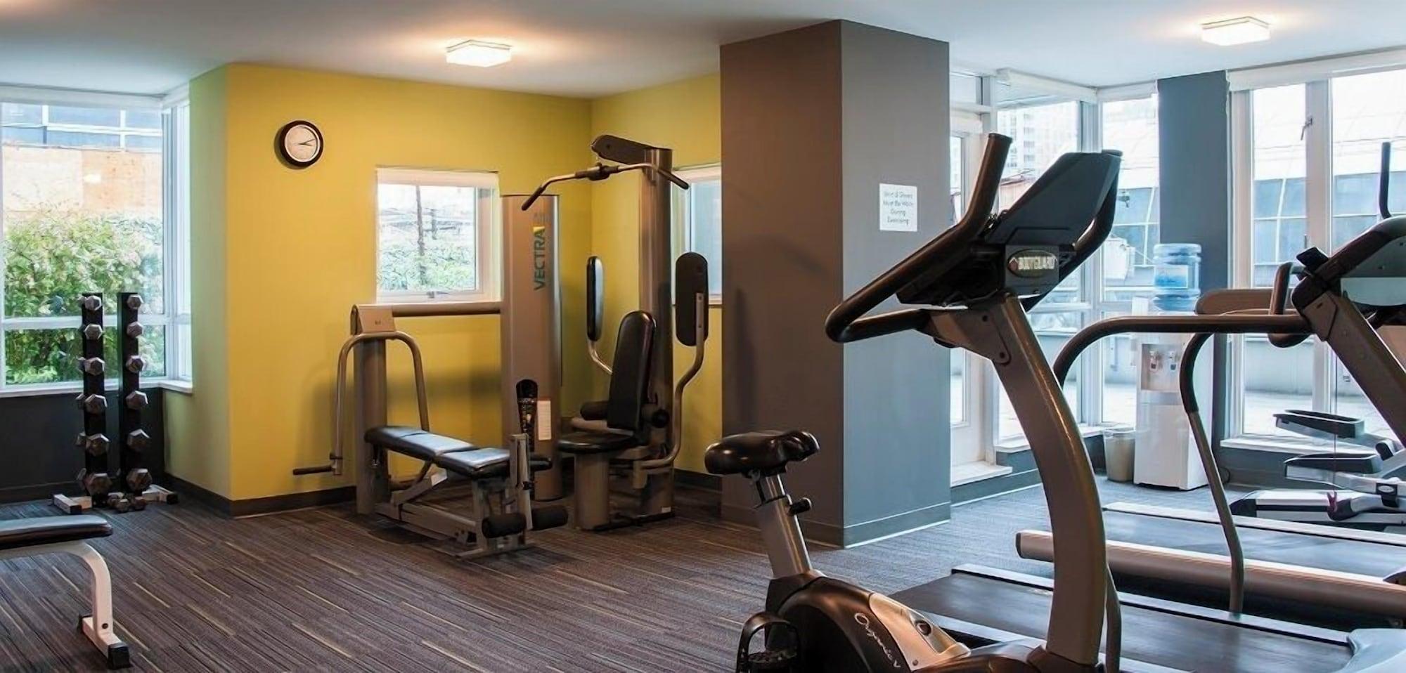 Gimnasio Carmana Hotel & Suites