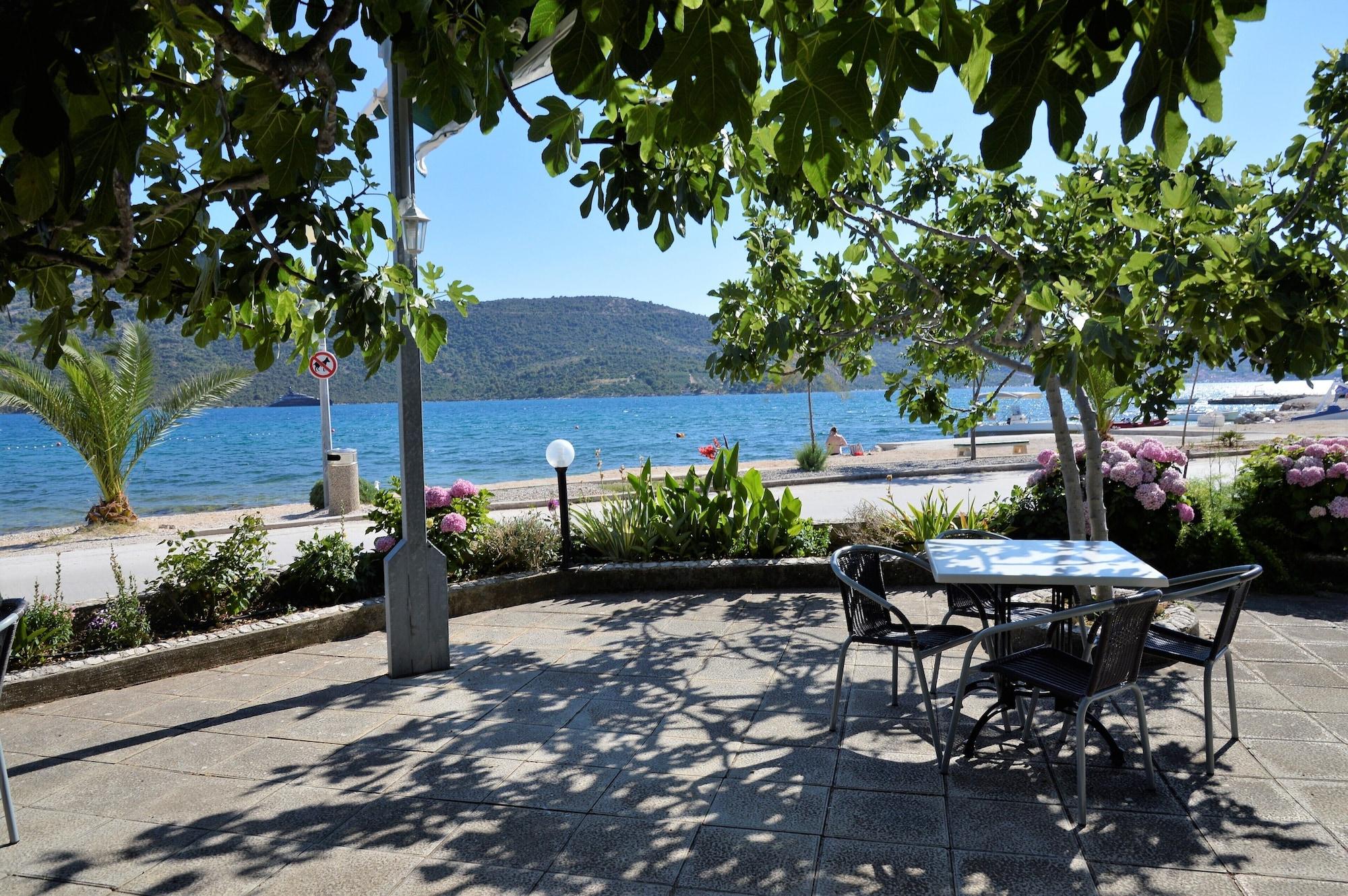 Restaurant Bed & Breakfast by the Beach