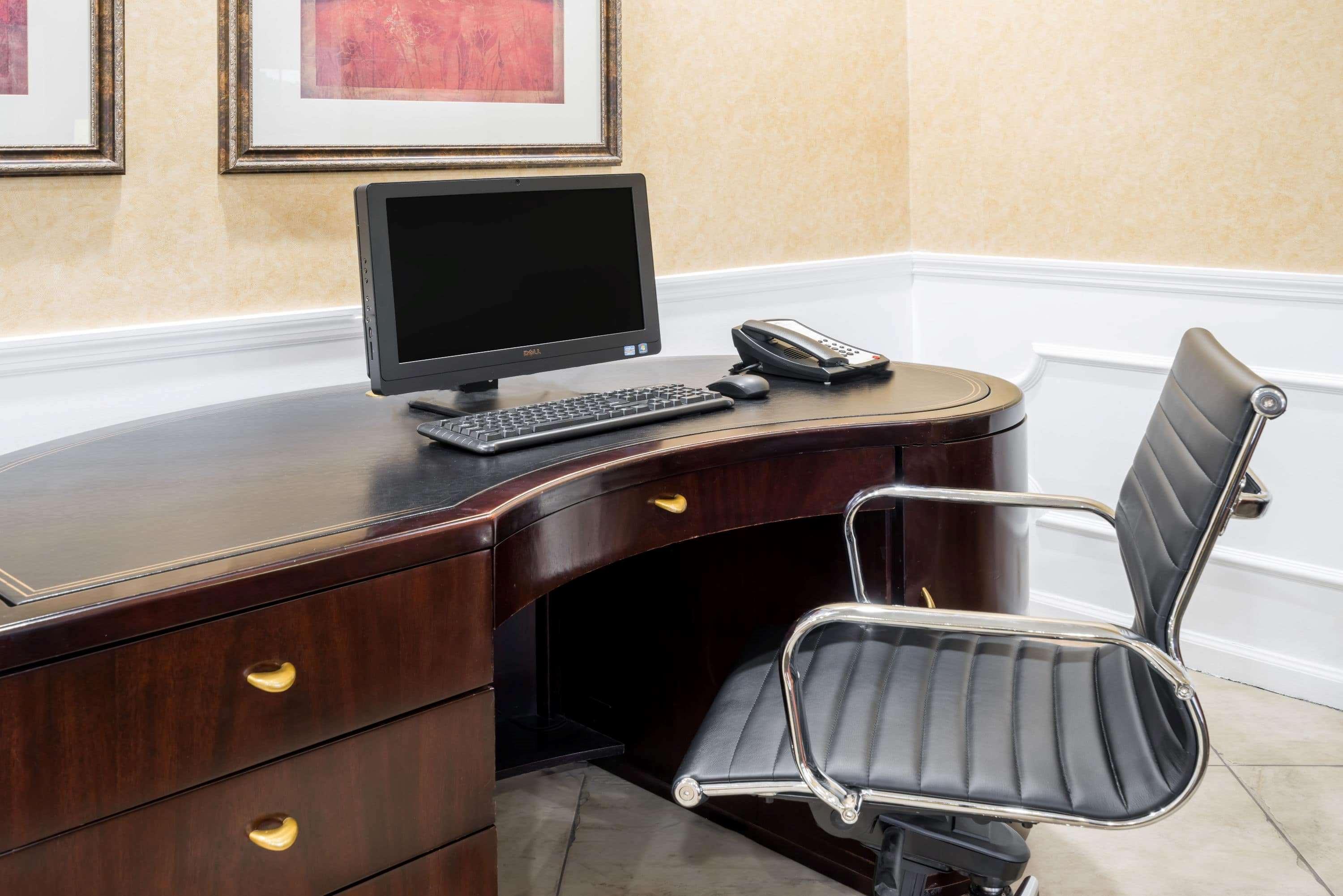 Centro de Negocios Howard Johnson by Wyndham Dalton