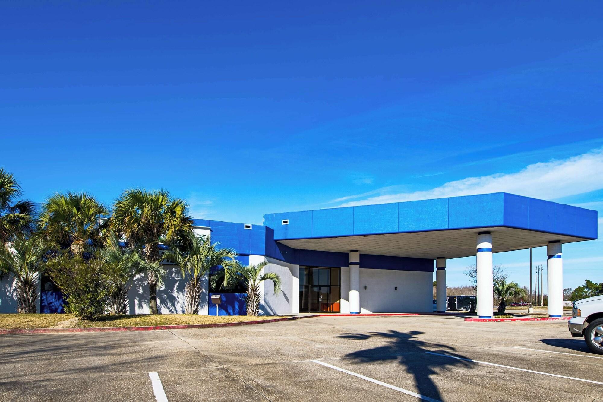 Vista Exterior Motel 6 Opelousas, LA