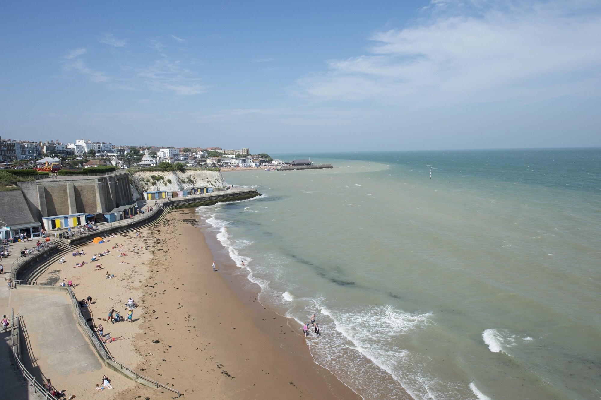 Playa Royal Albion Hotel