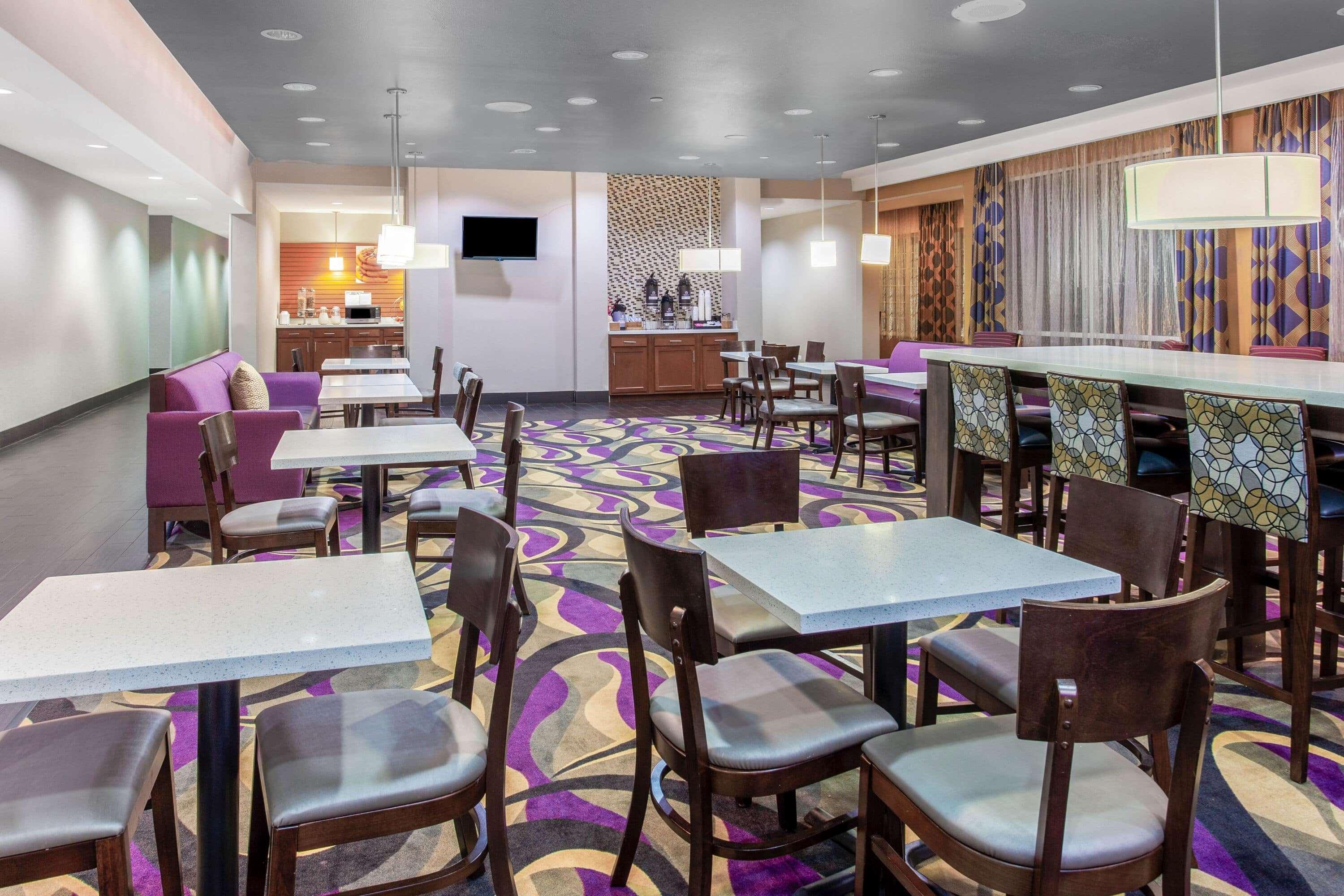Restaurant La Quinta Inn Suites Luling