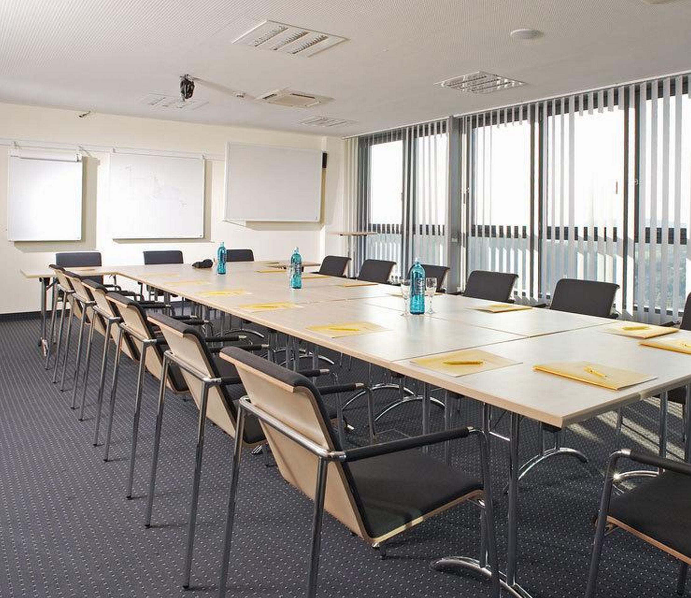 Centro de Negocios Qualitel Hotel Wilnsdorf