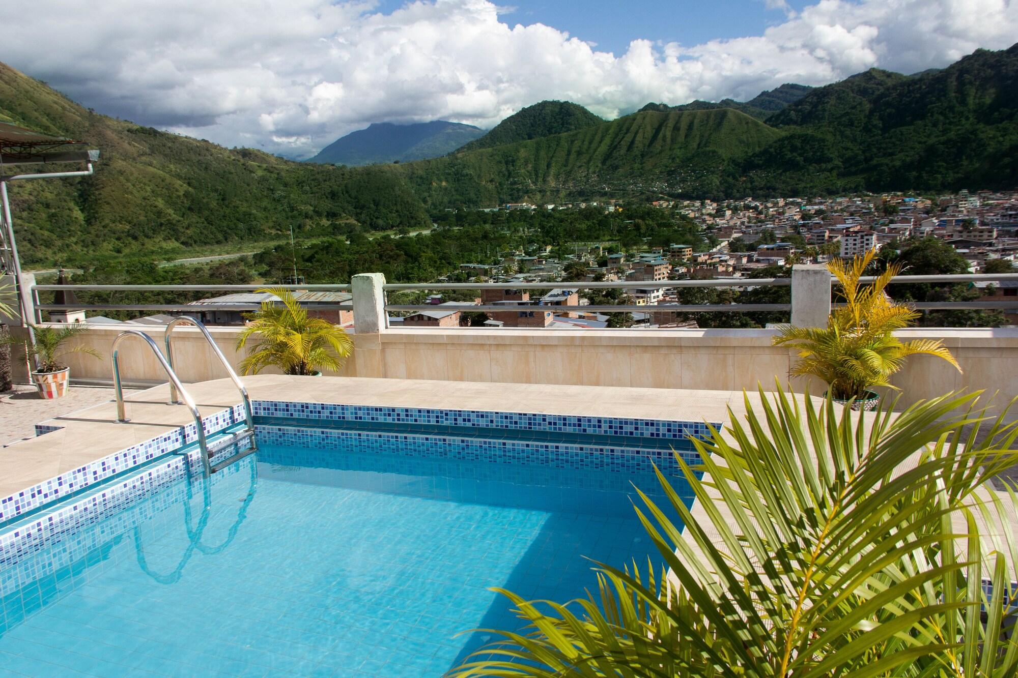 Vista Piscina Hotel Prince Chanchamayo