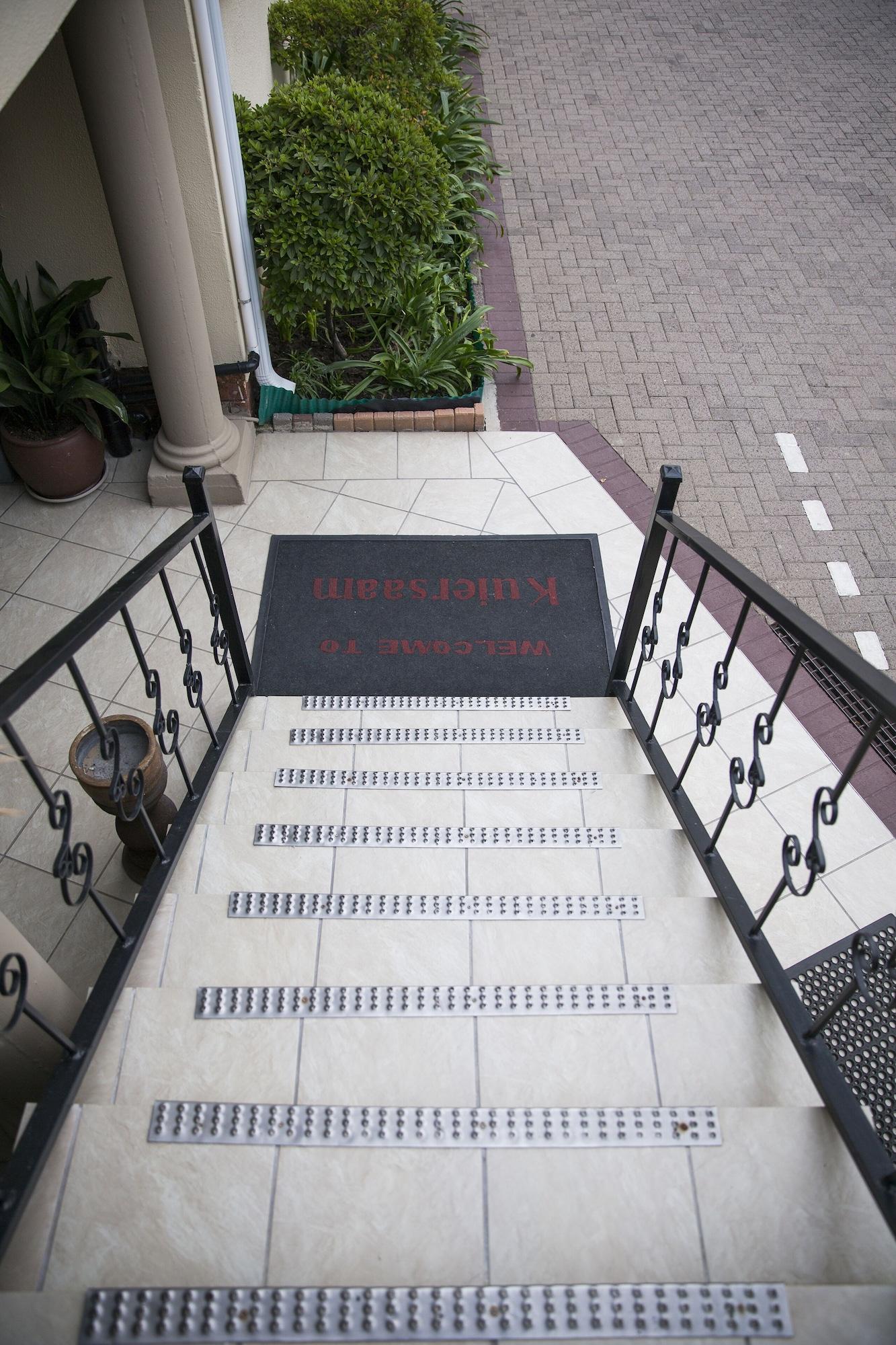 Varios Kuiersaam Gastehuis