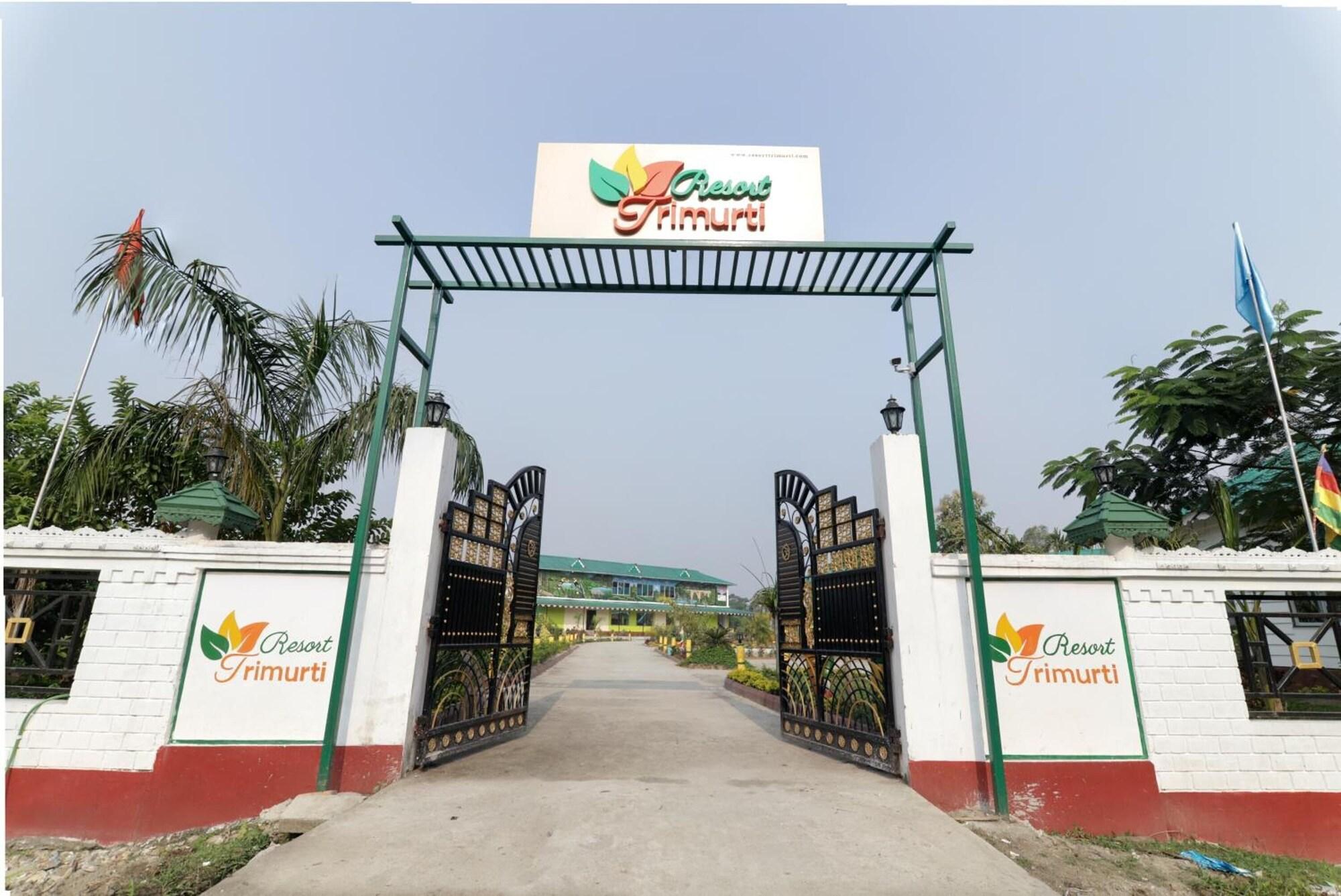 Vista Exterior Resort Trimurti