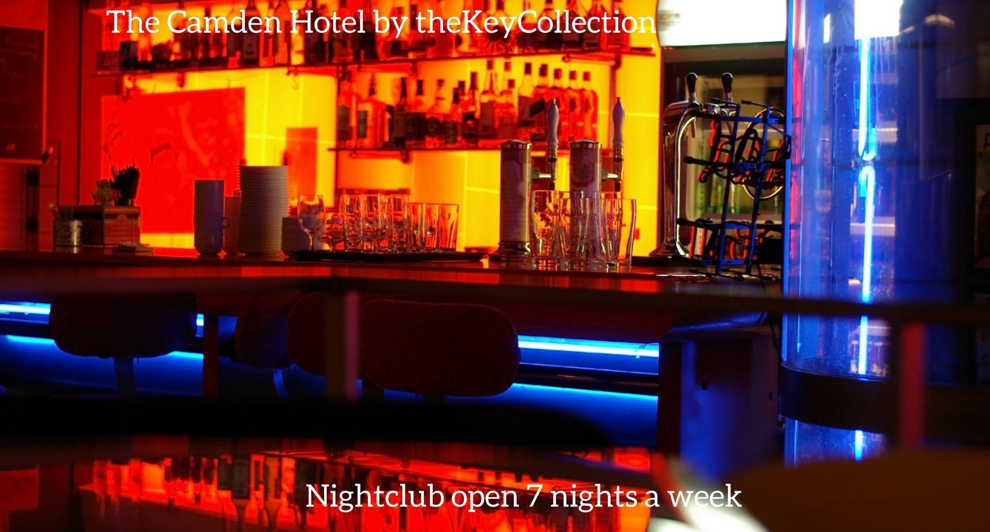Bar/lounge Camden Deluxe Hotel