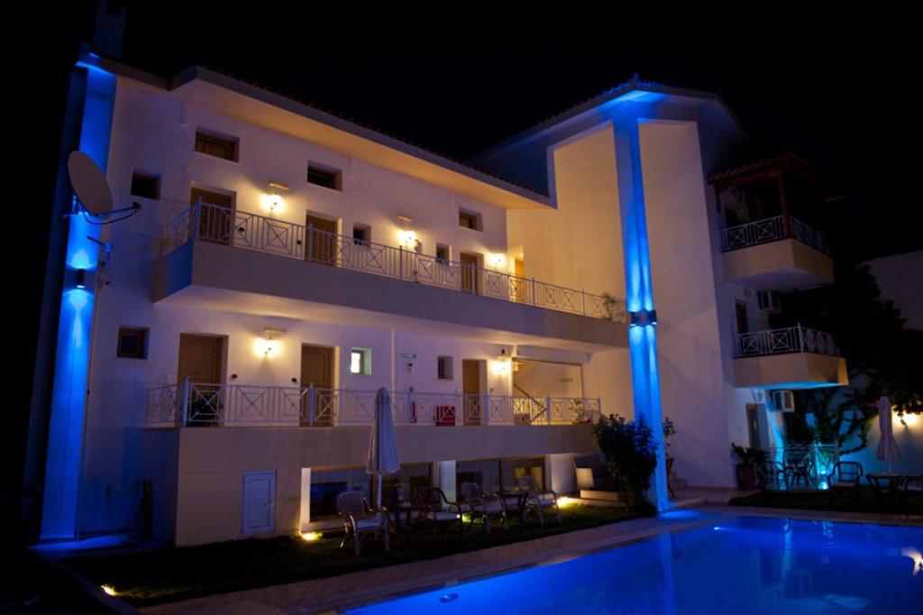 Vista Exterior Ritsa Apartments