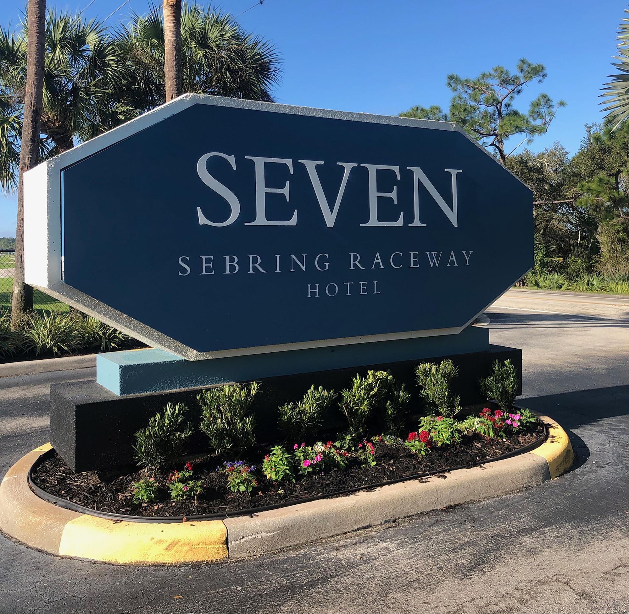 Vista Exterior SEVEN Sebring Raceway Hotel
