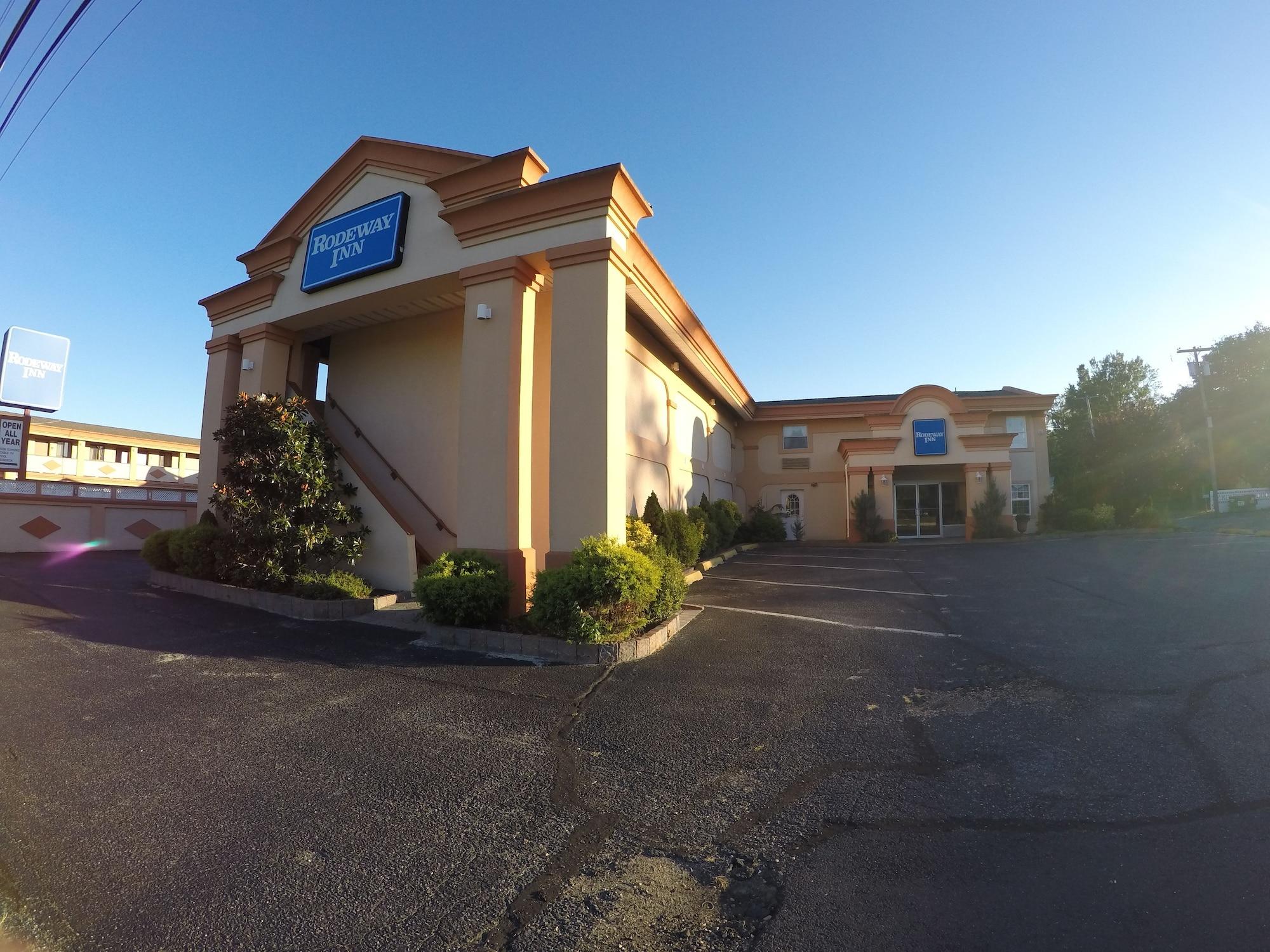 Vista Exterior Rodeway Inn Point Pleasant Beach