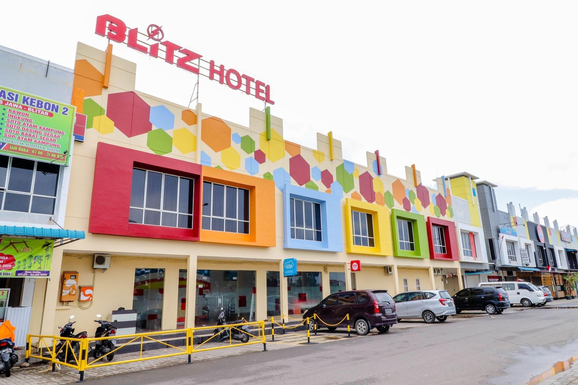 Comodidades del Alojamiento Blitz Hotel Batam Near Sultan Mahmud Ri'ayat Shah Mosque