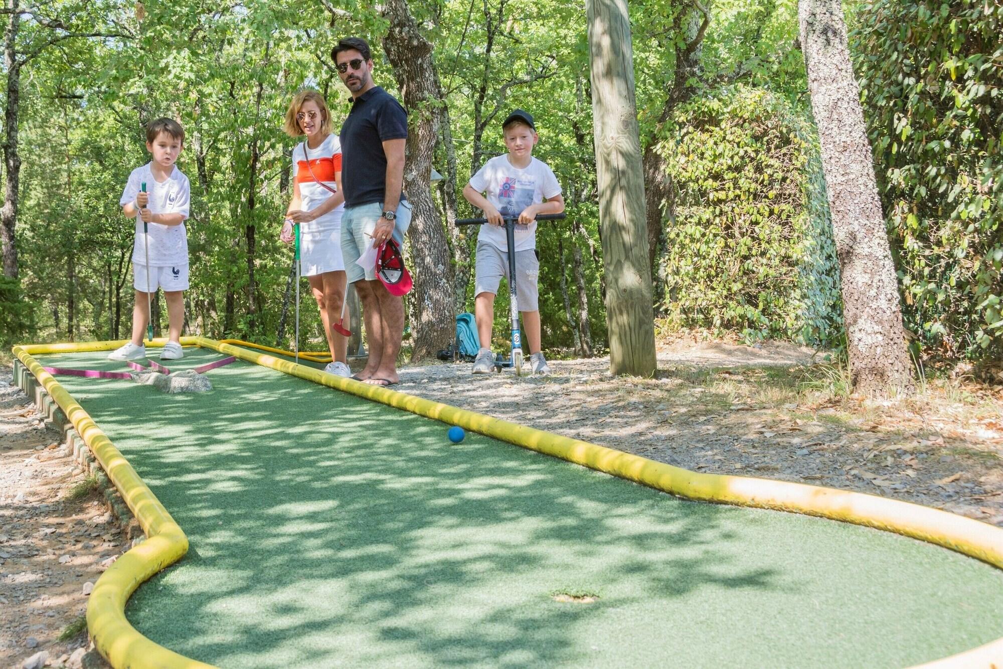 Campo de Golf SOWELL HOTELS Ardèche