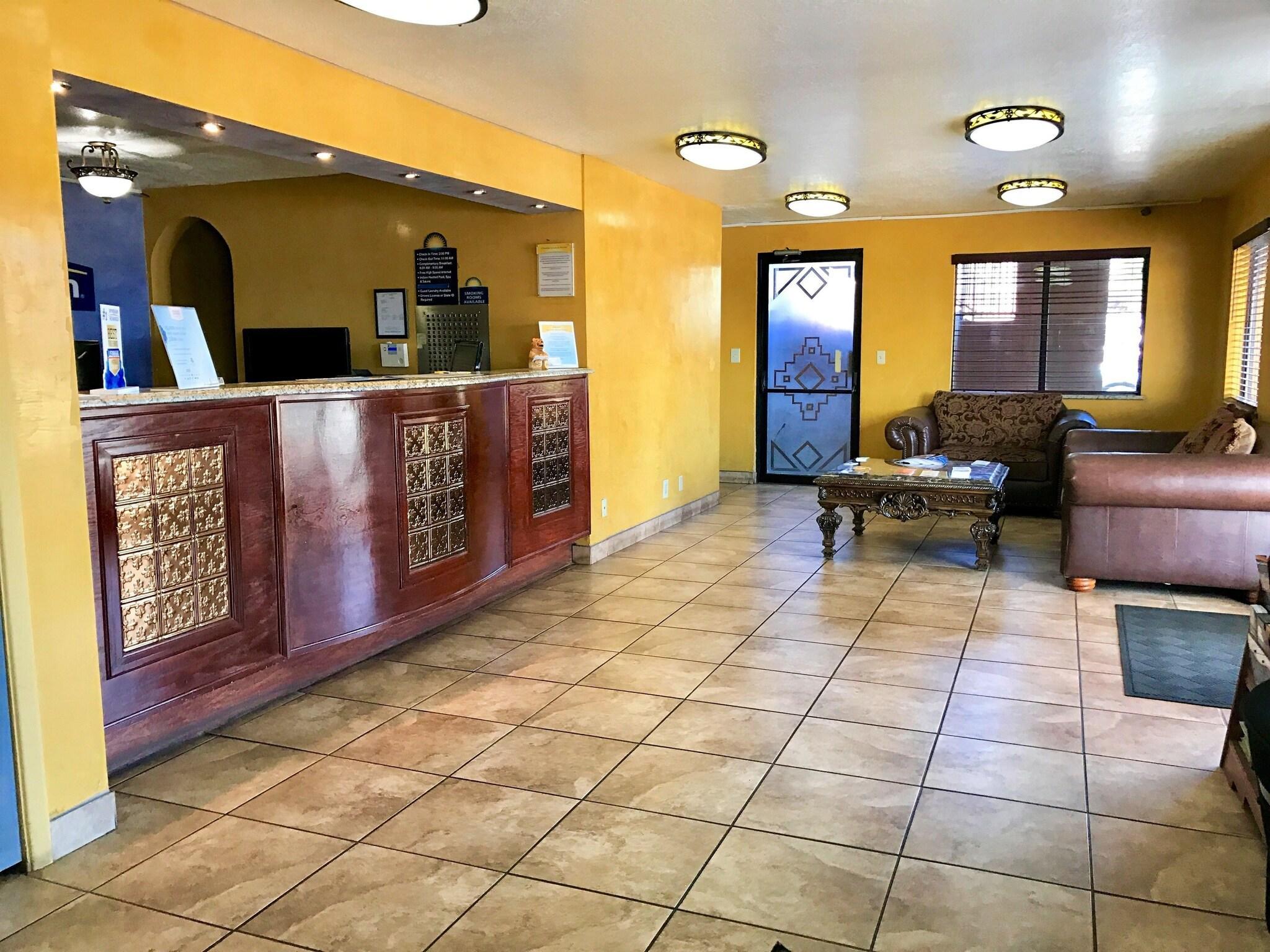 Vista Lobby Days Inn by Wyndham East Albuquerque