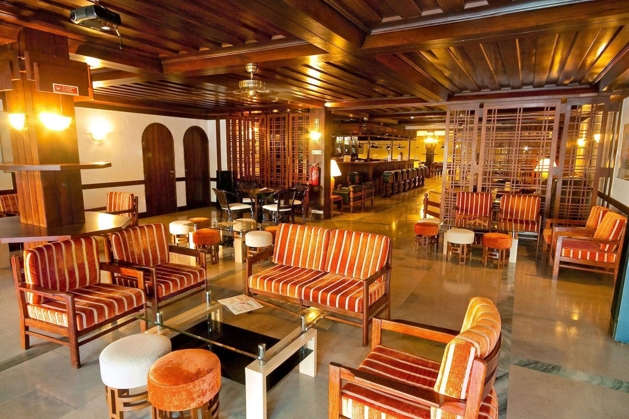 Bar/Salón Hotel Balaia Mar