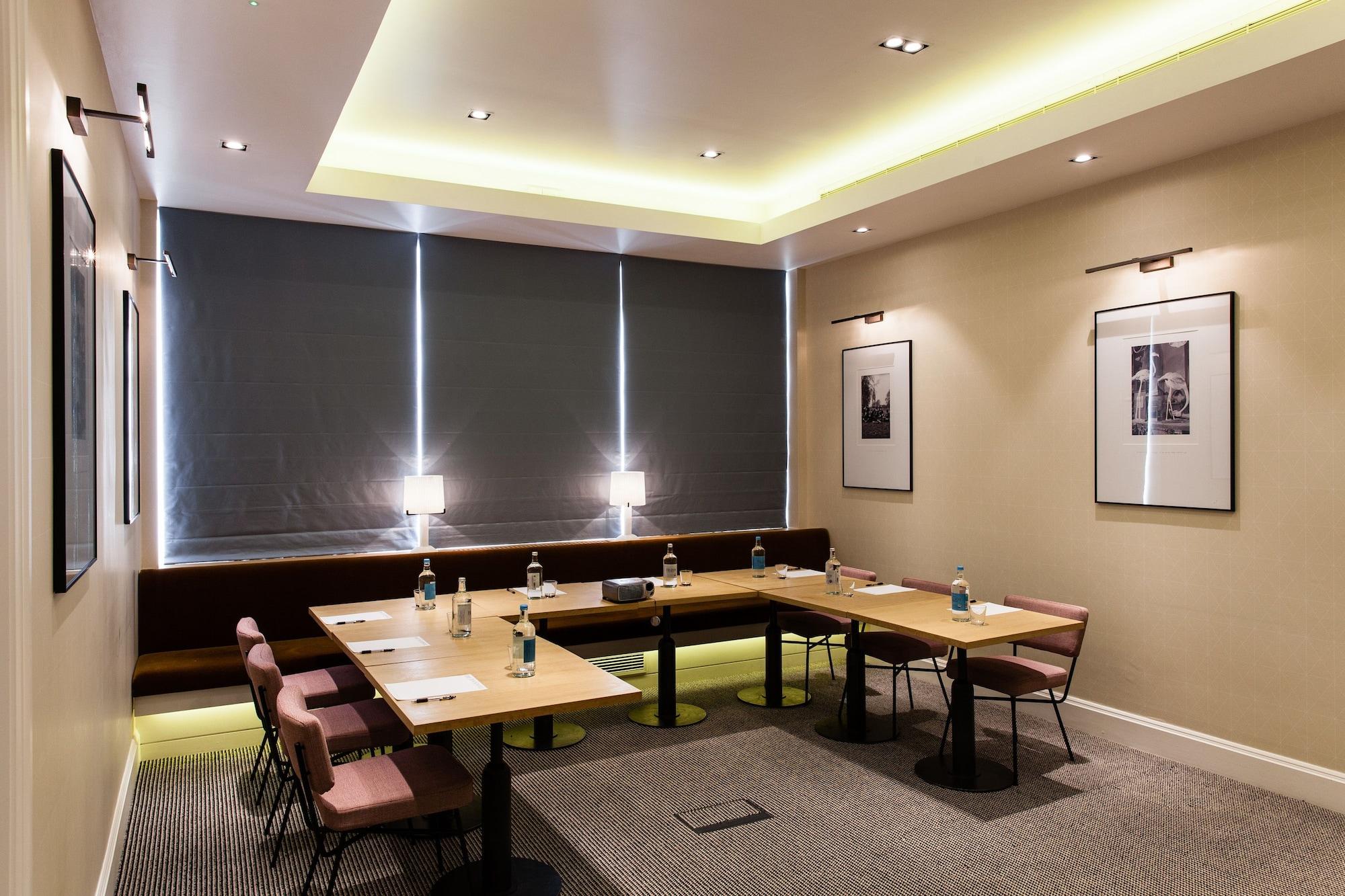 Sala de Reuniones The Rockwell