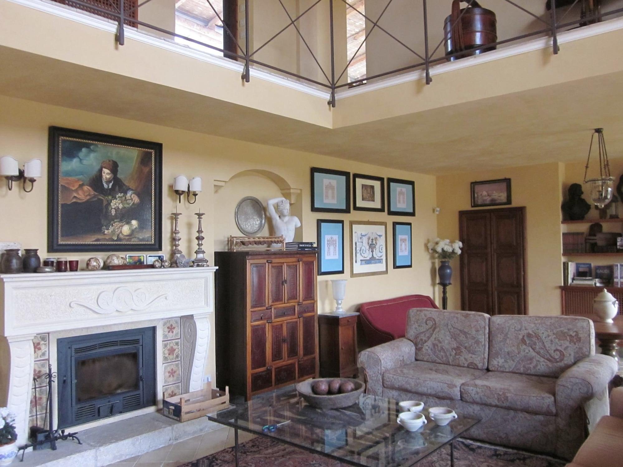 Vista Lobby Casale Alma